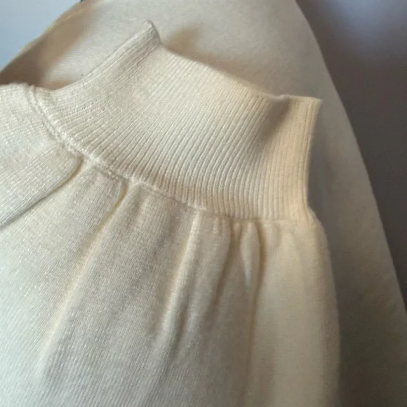 NWOT. Joie Cream V-Neck Sweater with Chain Detail. PTP 24 - Picture 4 of 8